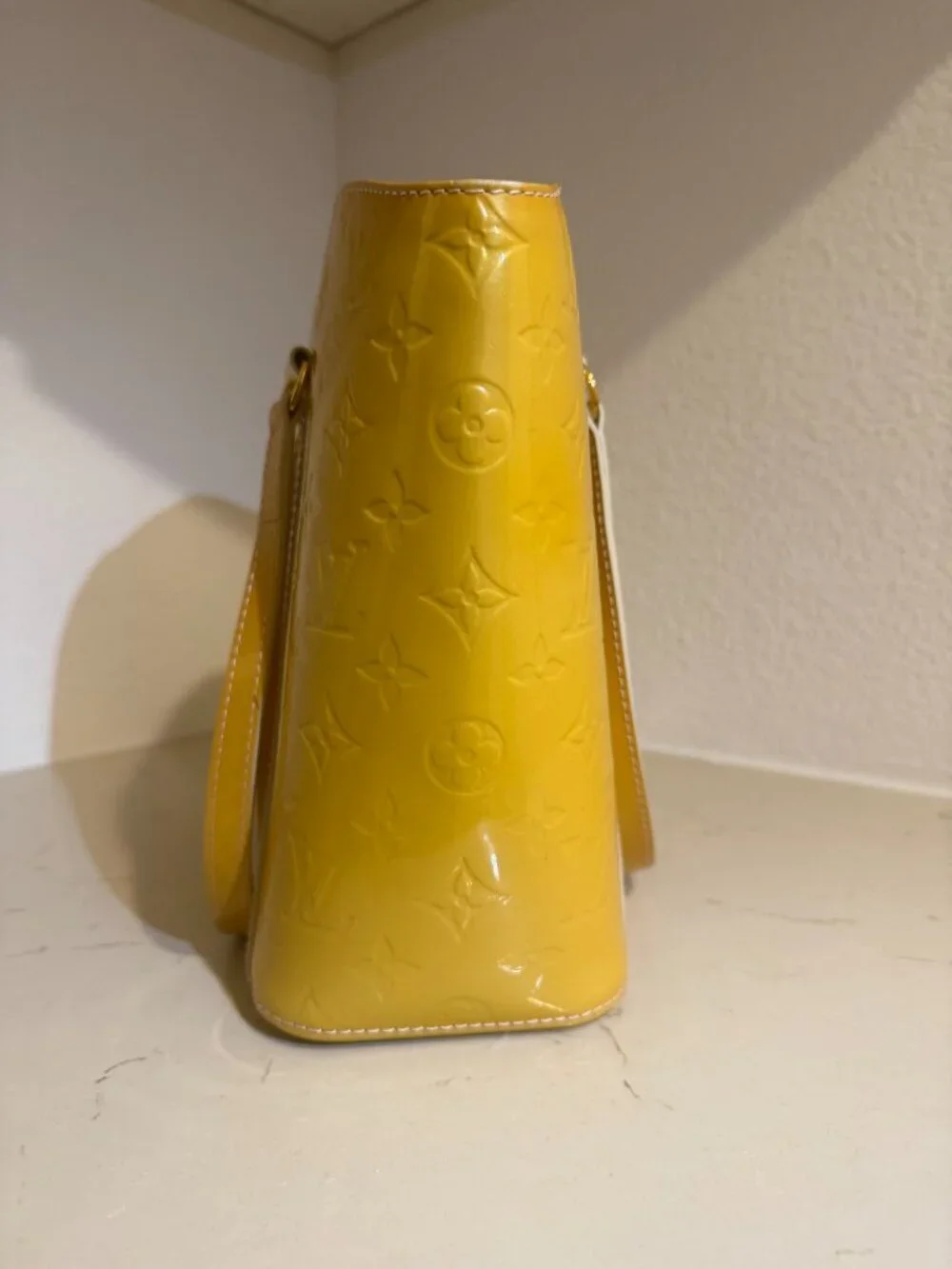☀️ Louis Vuitton Monogram Vernis Avalon MM Tote Bag - Yellow